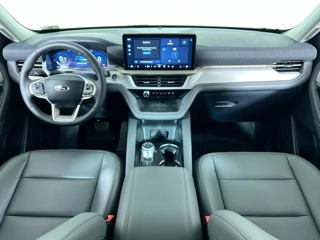 New 2026 STAR WHITE Ford Active RWD image 19