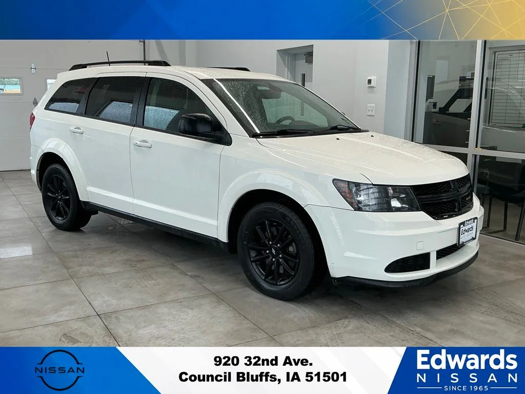 Used 2020 Dodge Journey SE with VIN 3C4PDCABXLT276102 for sale in Council Bluffs, IA