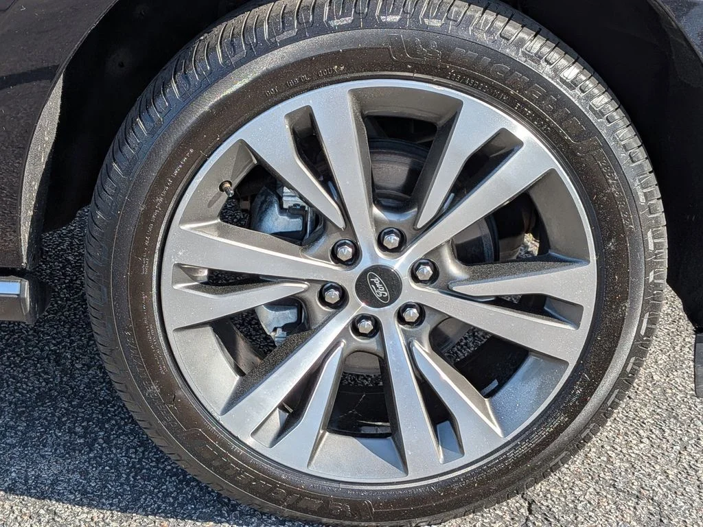Used 2021 Black Ford Limited image 13
