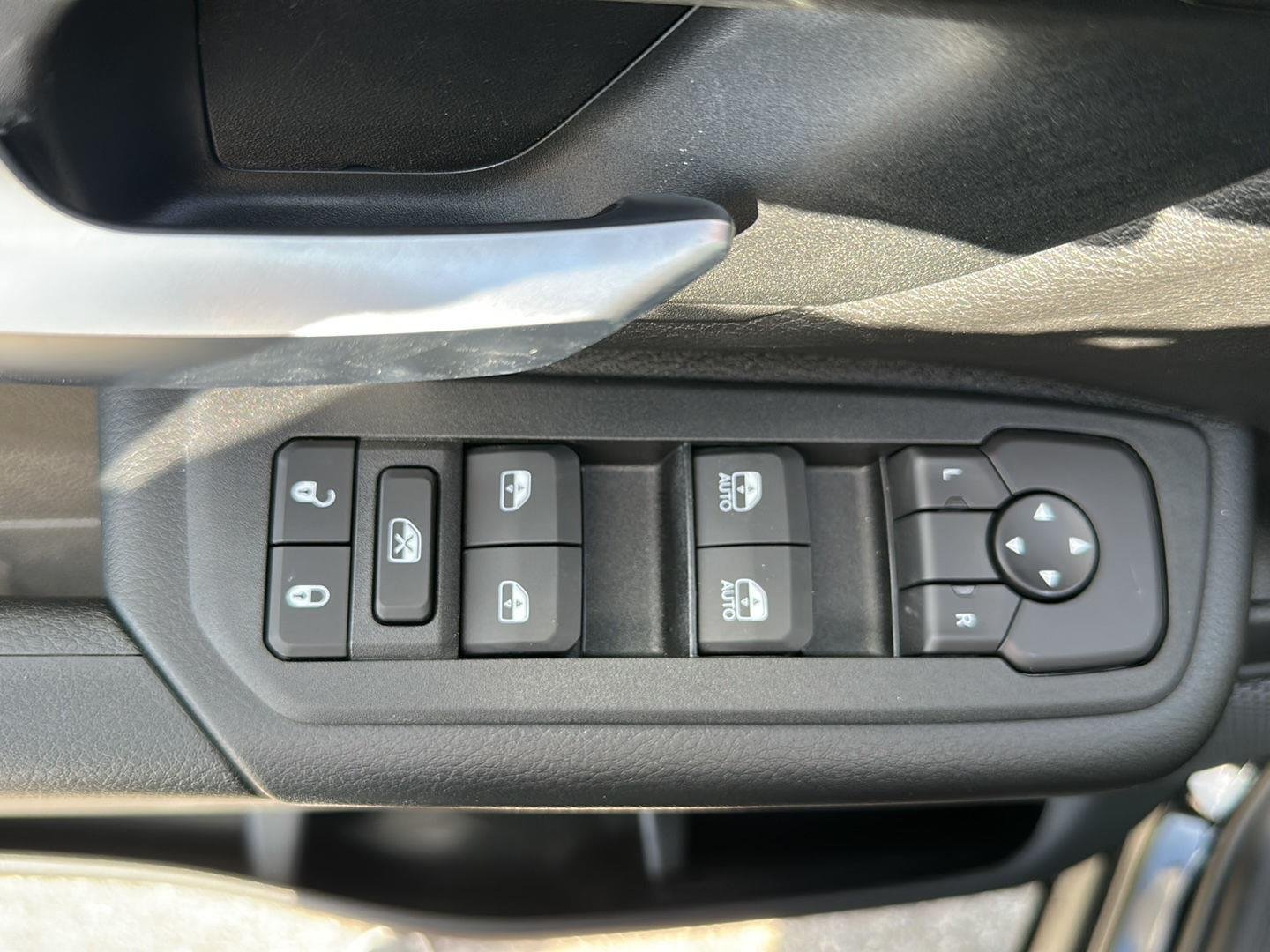 2026 RAM 1500 Express - Photo 11
