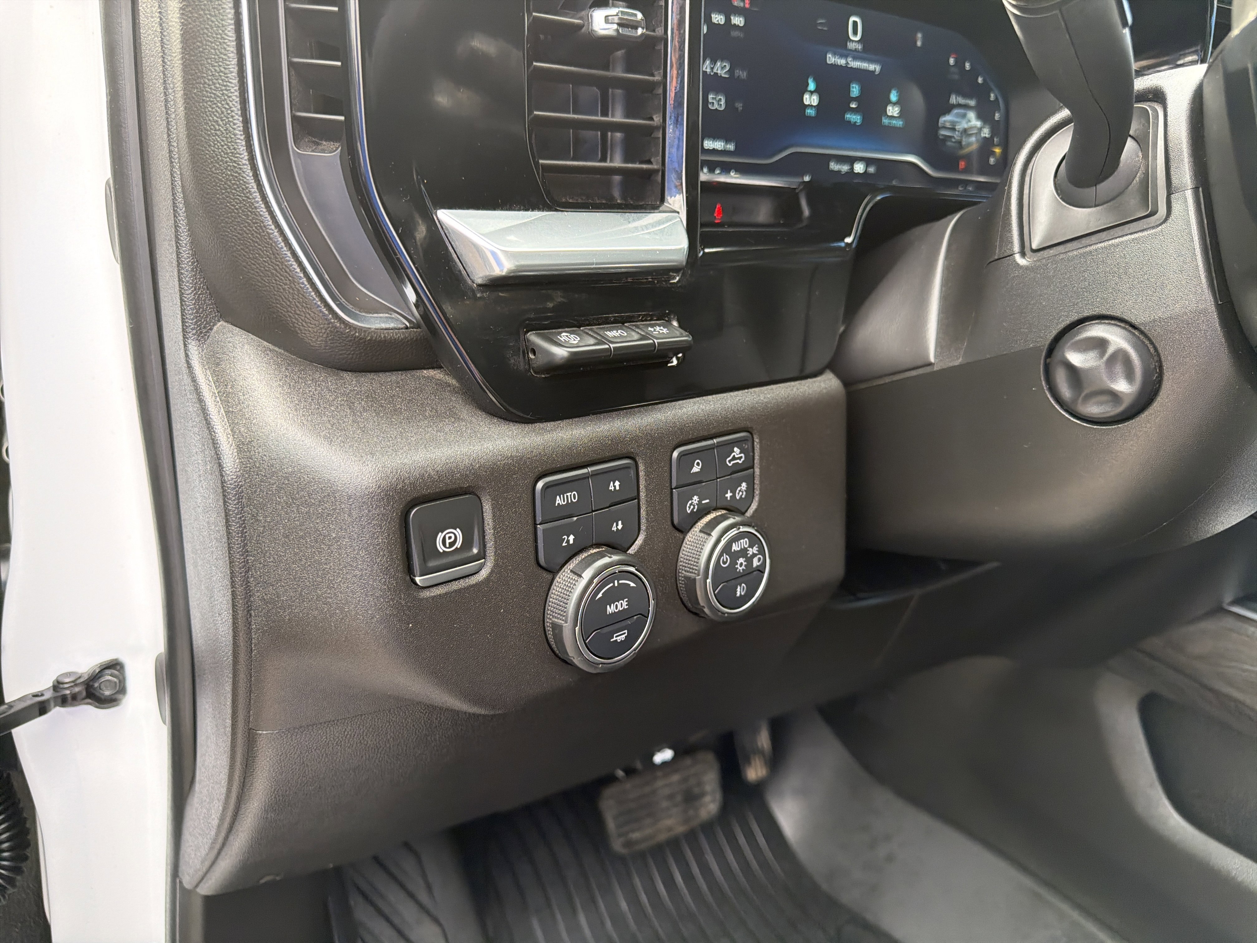 Used 2024 Iridescent Pearl Tricoat Chevrolet LTZ image 14