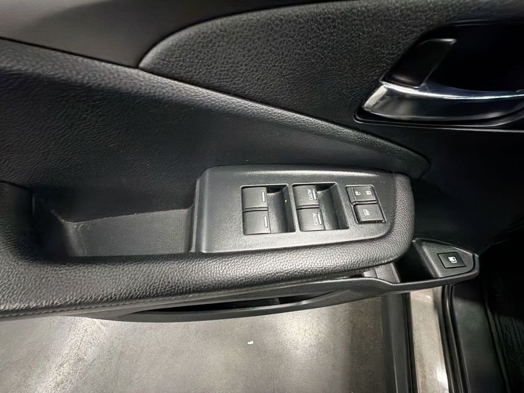 Used 2020 Pacific Pewter Metallic Honda RTL image 23