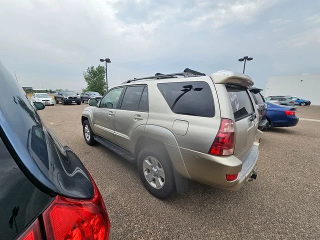 Used 2005 Dorado Gold Pearl Toyota Limited image 12