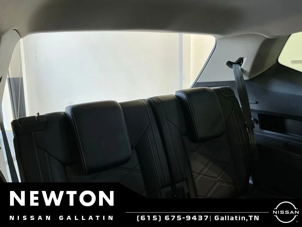 Used 2025 White Volkswagen 2.0T SE w/Technology image 20