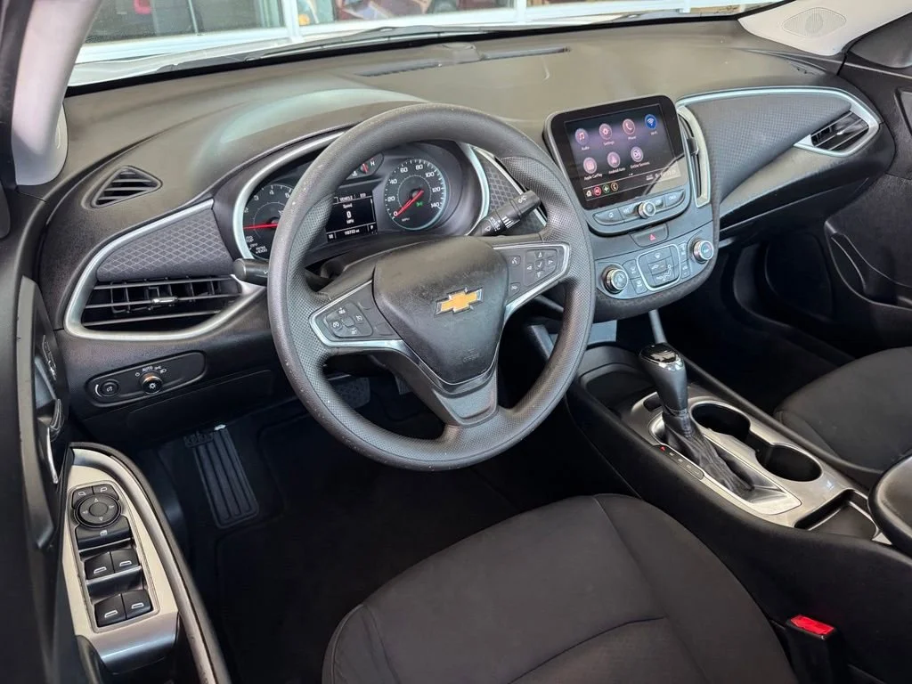 Used 2019 SUMMIT WHITE Chevrolet LS image 3