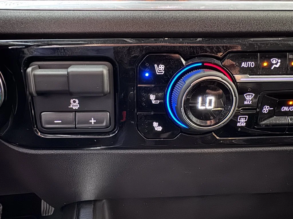 2023 Chevrolet Silverado 1500 LTZ - Photo 24