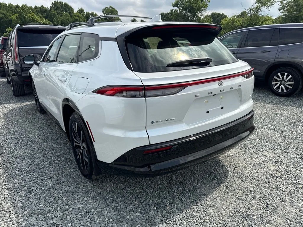 Used 2026 White Toyota XLE image 4