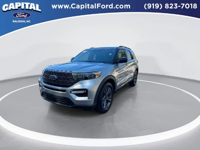 Used 2023 Silver Ford XLT image 4