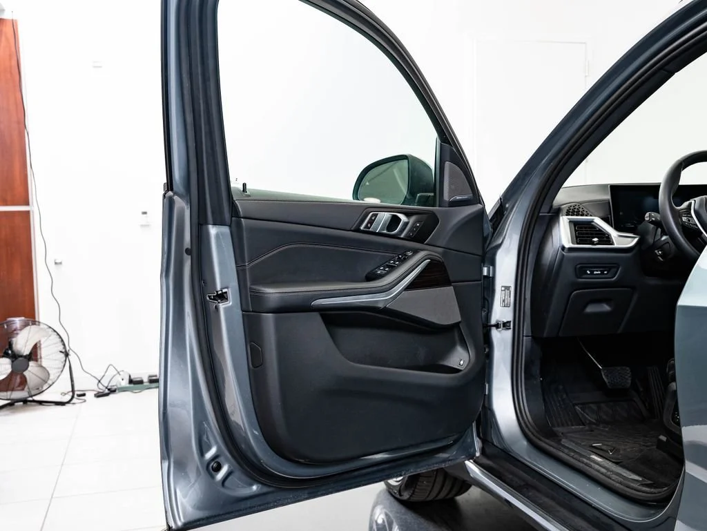 Used 2024 Skyscraper Gray Metallic BMW xDrive50e image 29
