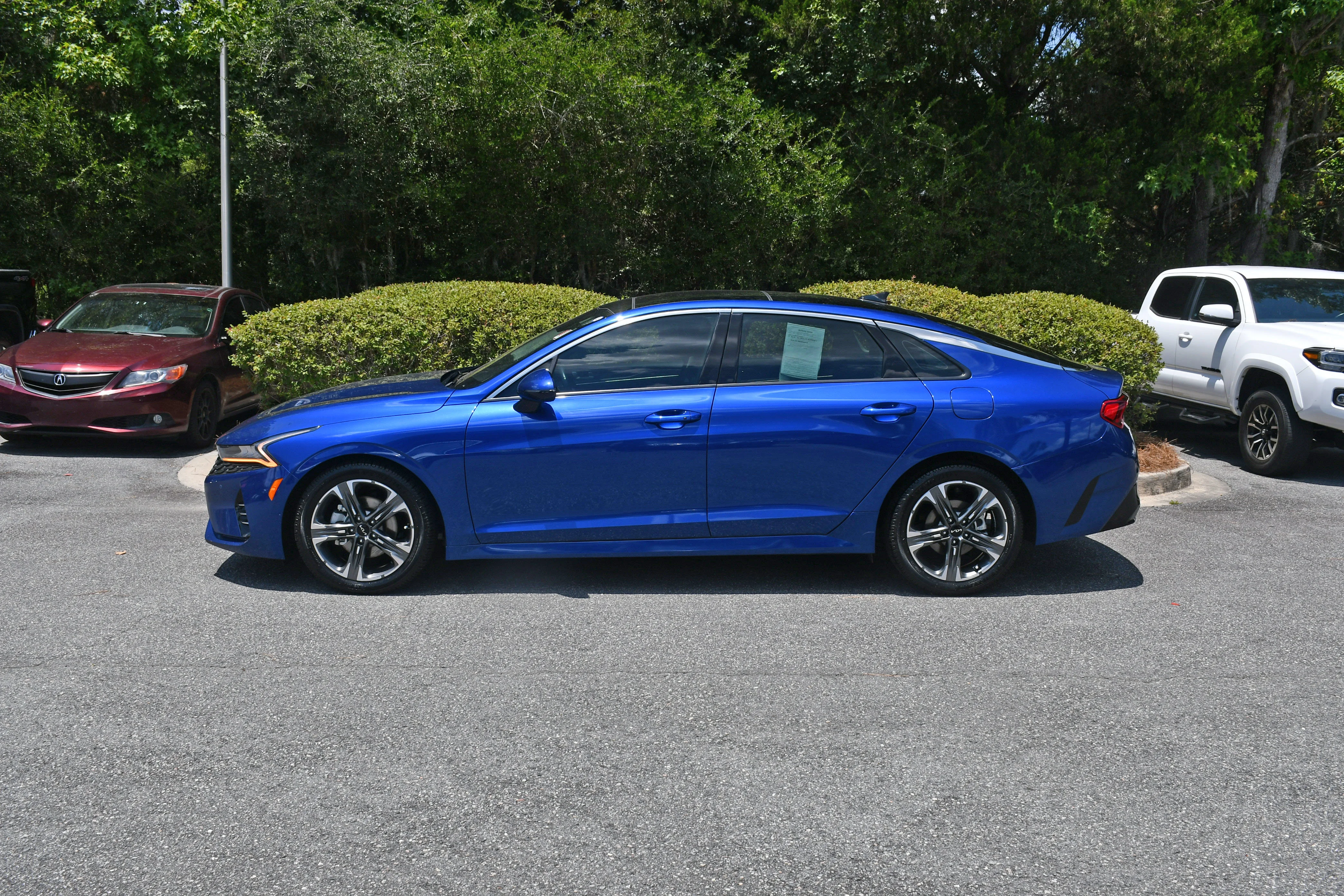 Used 2022 Blue Kia EX image 2
