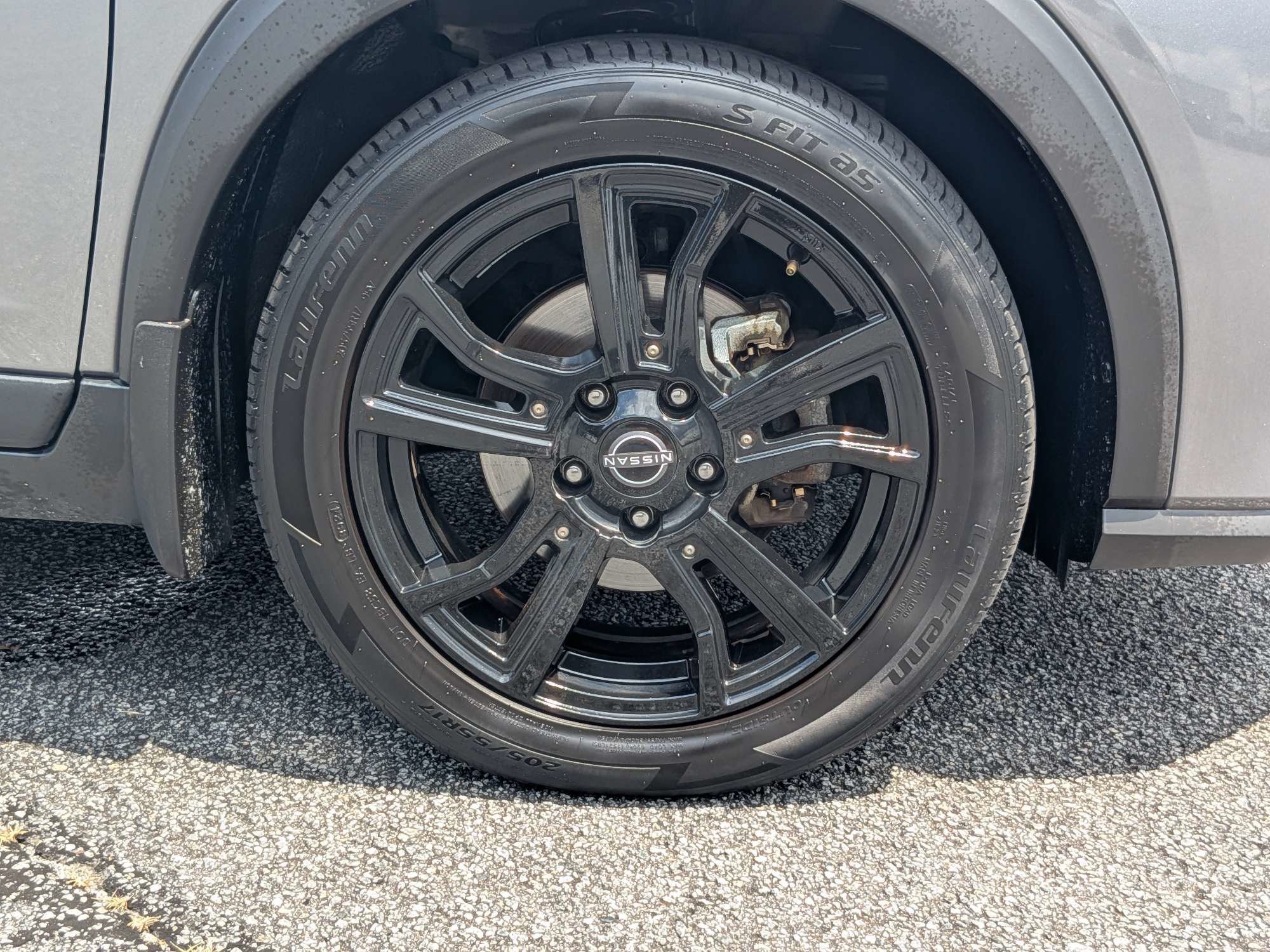 Used 2024 Gray Nissan SV image 10