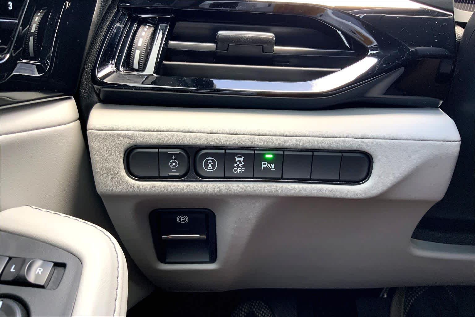 Certified Used 2026 Solar Silver Metallic Acura with Technology Package image 34