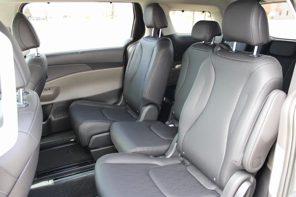 New 2026 White Kia EX image 6
