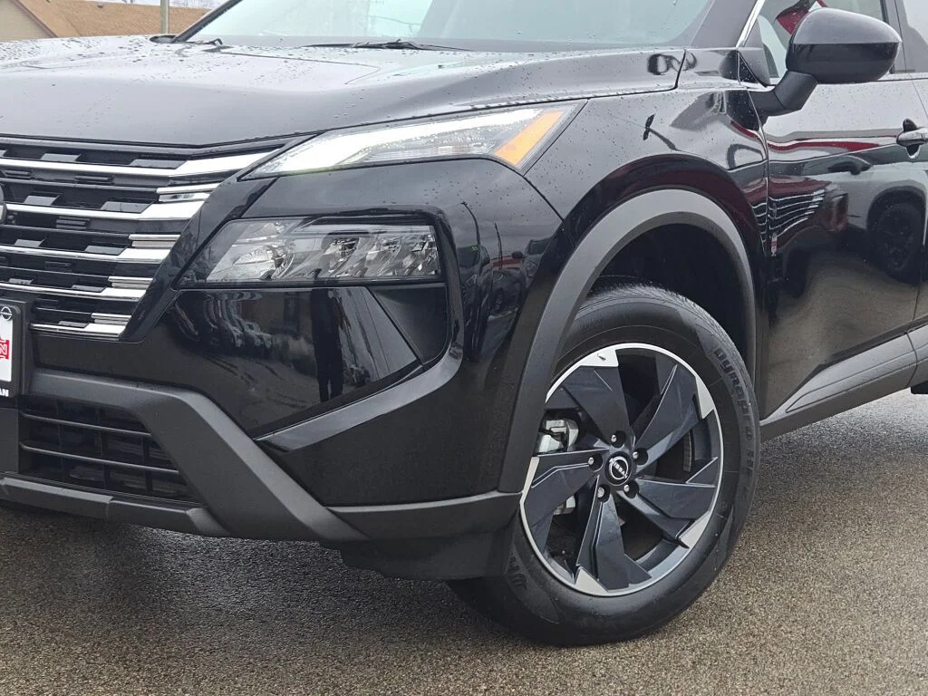 Used 2025 Black Nissan SV image 3