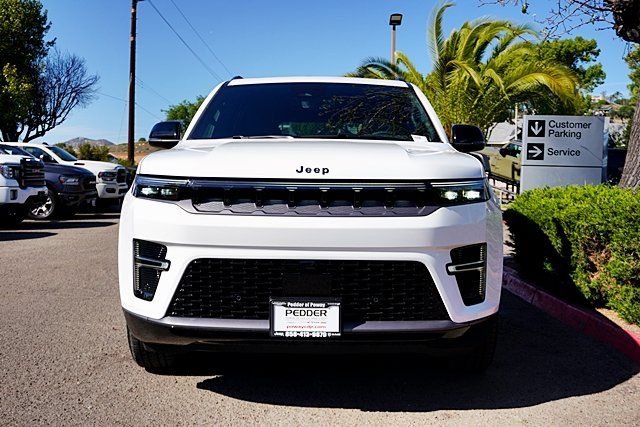 New 2026 Bright White Clear-Coat Exterior Paint Jeep Limited Altitude image 5