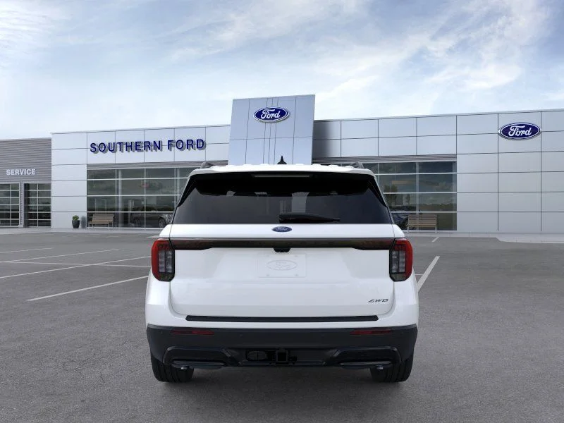 New 2026 Star White Metallic Tri-Coat Ford ST-Line image 5