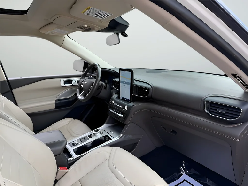 Used 2020 White Ford Platinum image 31