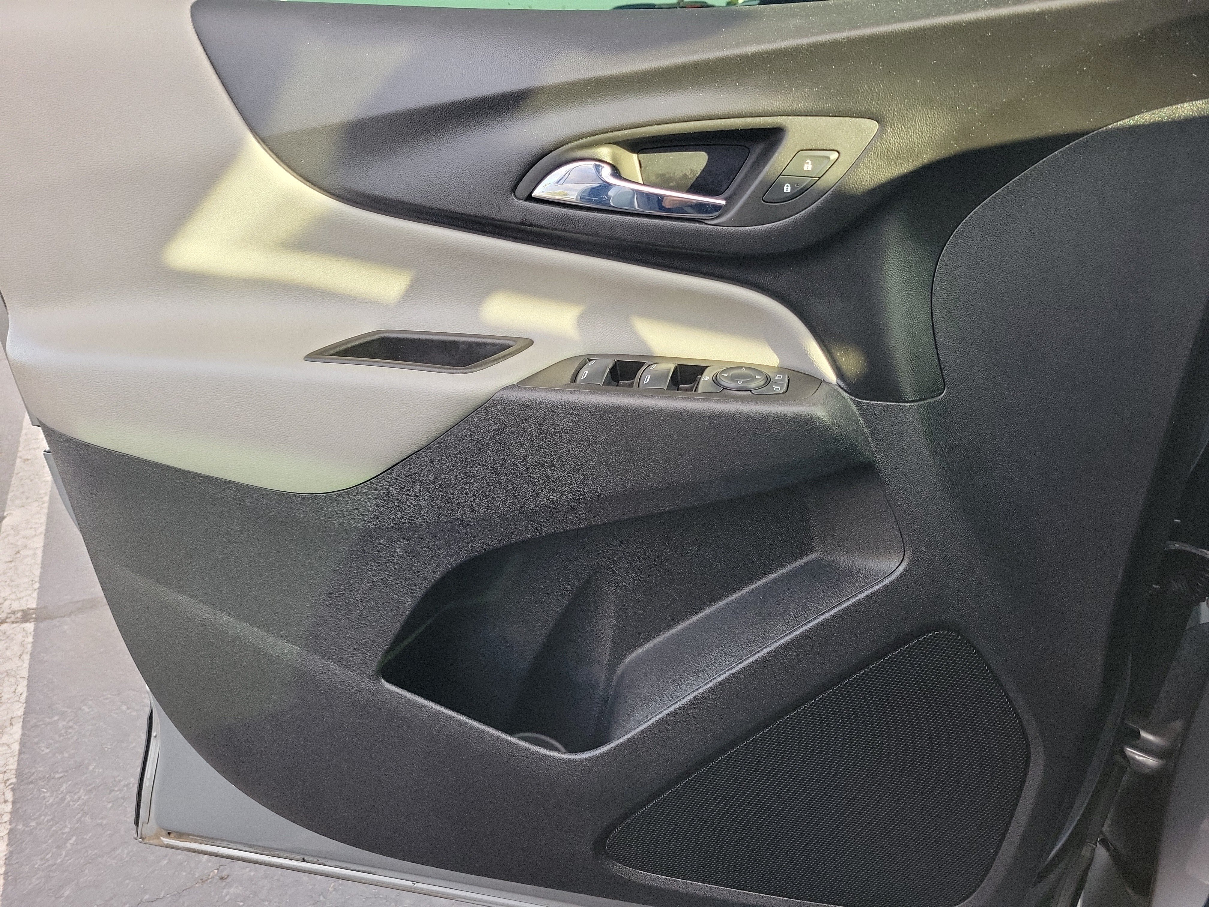Used 2023 Gray Chevrolet LS image 22