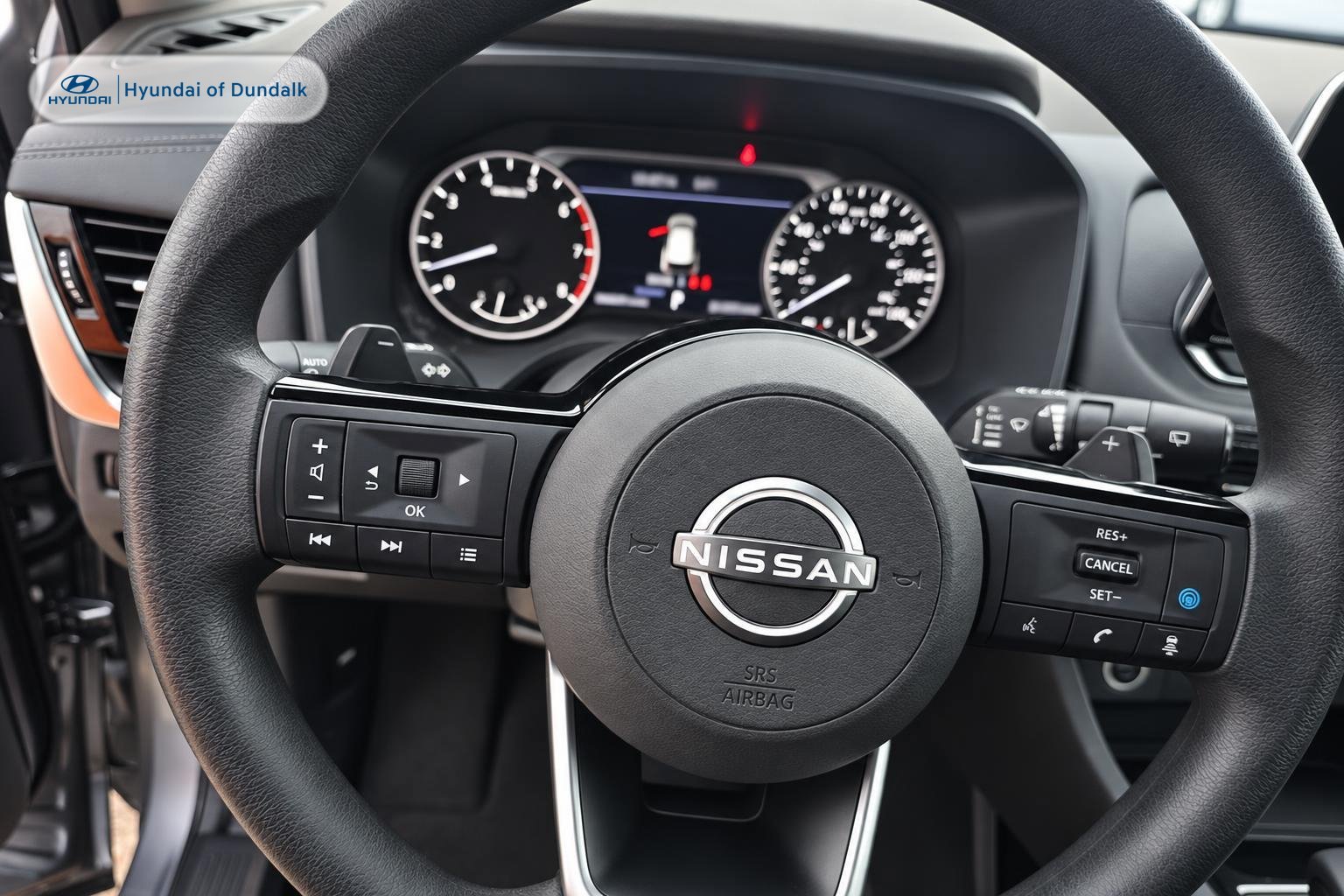 Used 2022 Gray Nissan SV image 9