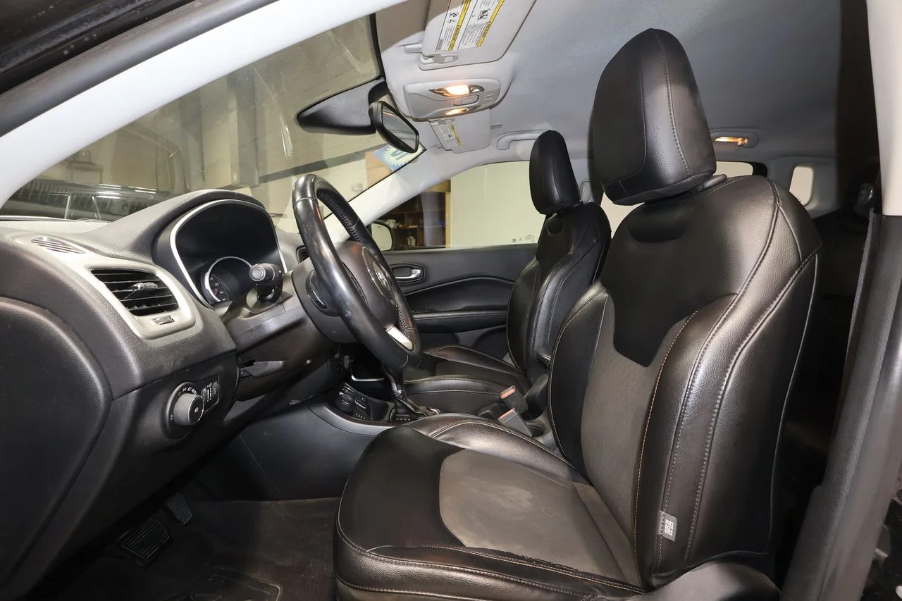 Used 2018 Black Jeep Latitude image 13