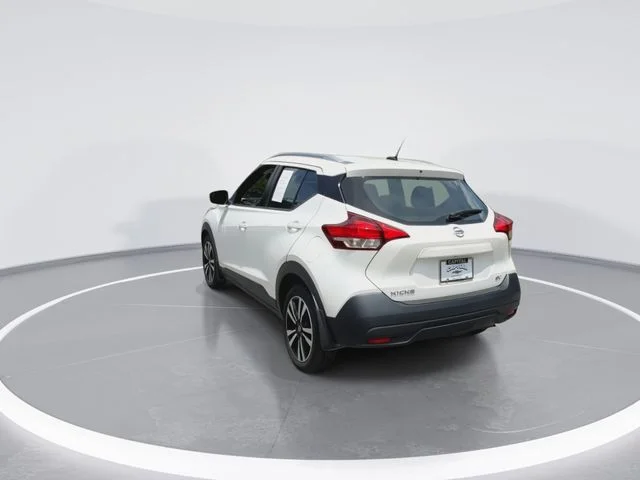 Used 2018 White Nissan SV image 9