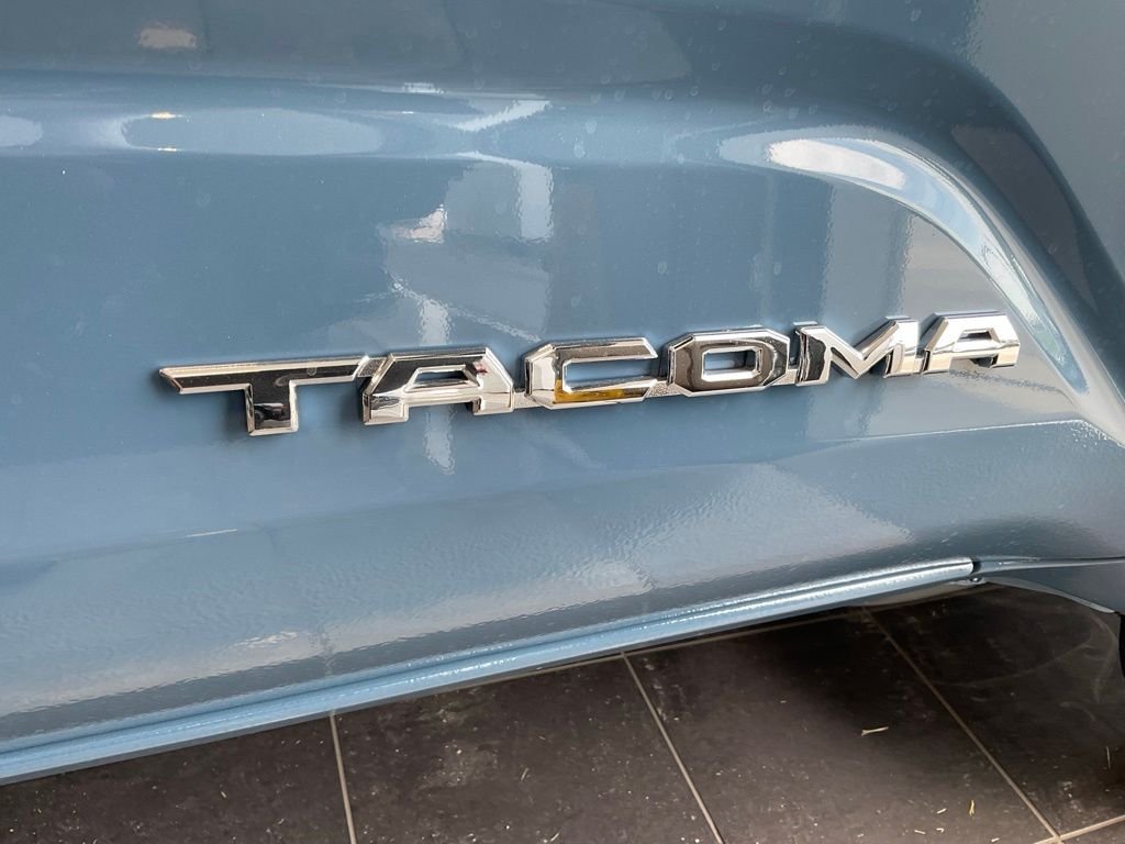 New 2026 Blue Toyota SR5 image 18