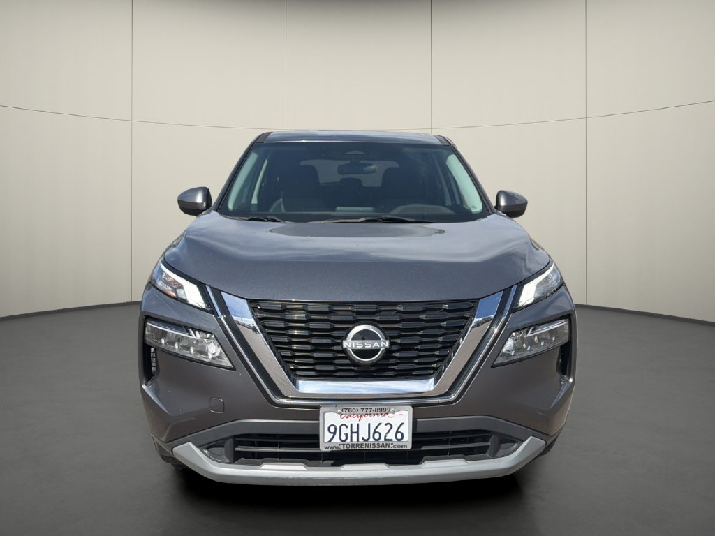 Used 2023 Gray Nissan SV image 2