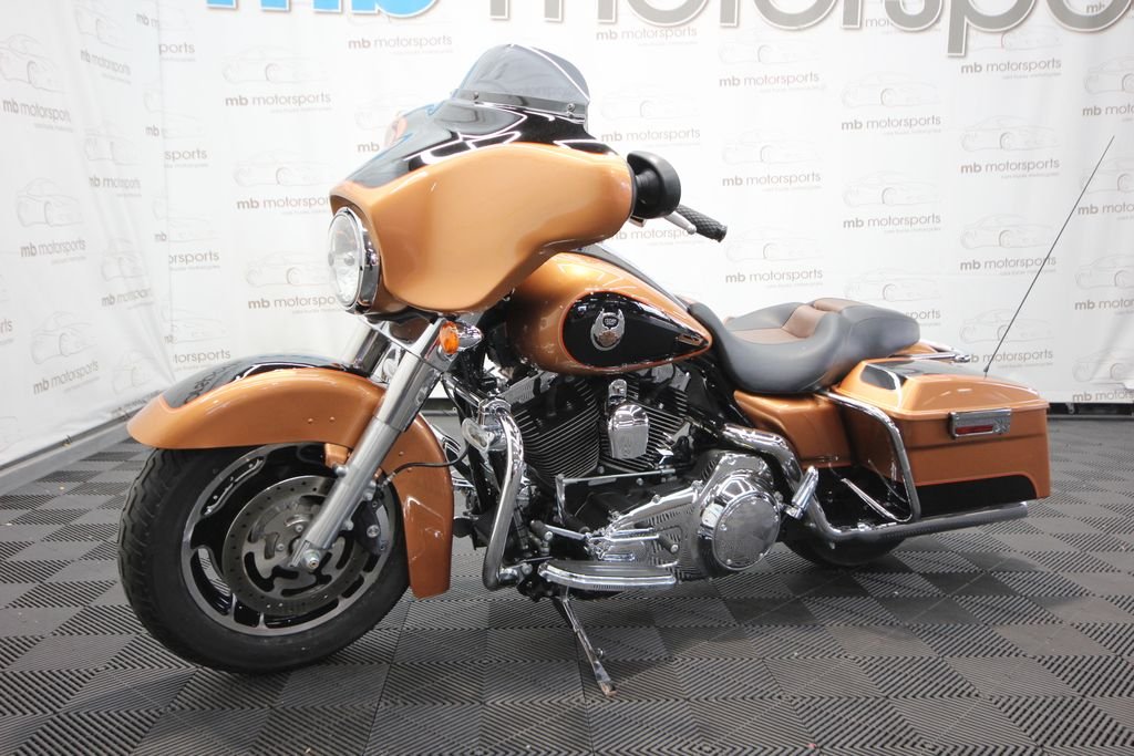 Used 2008 Brown Harley-Davidson FLHX image 2