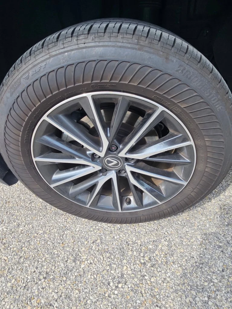 Used 2025  Lexus 350h Luxury image 16