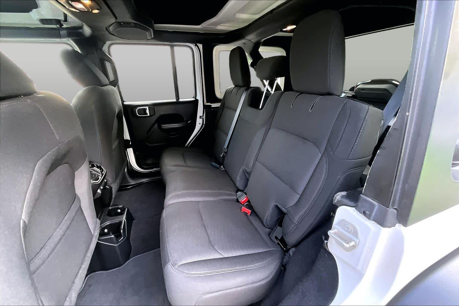 Used 2019 Bright White Clearcoat Jeep Sport Altitude image 19