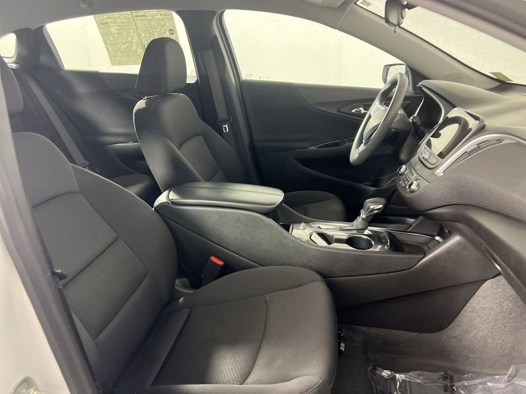 Used 2024 White Chevrolet LT image 21