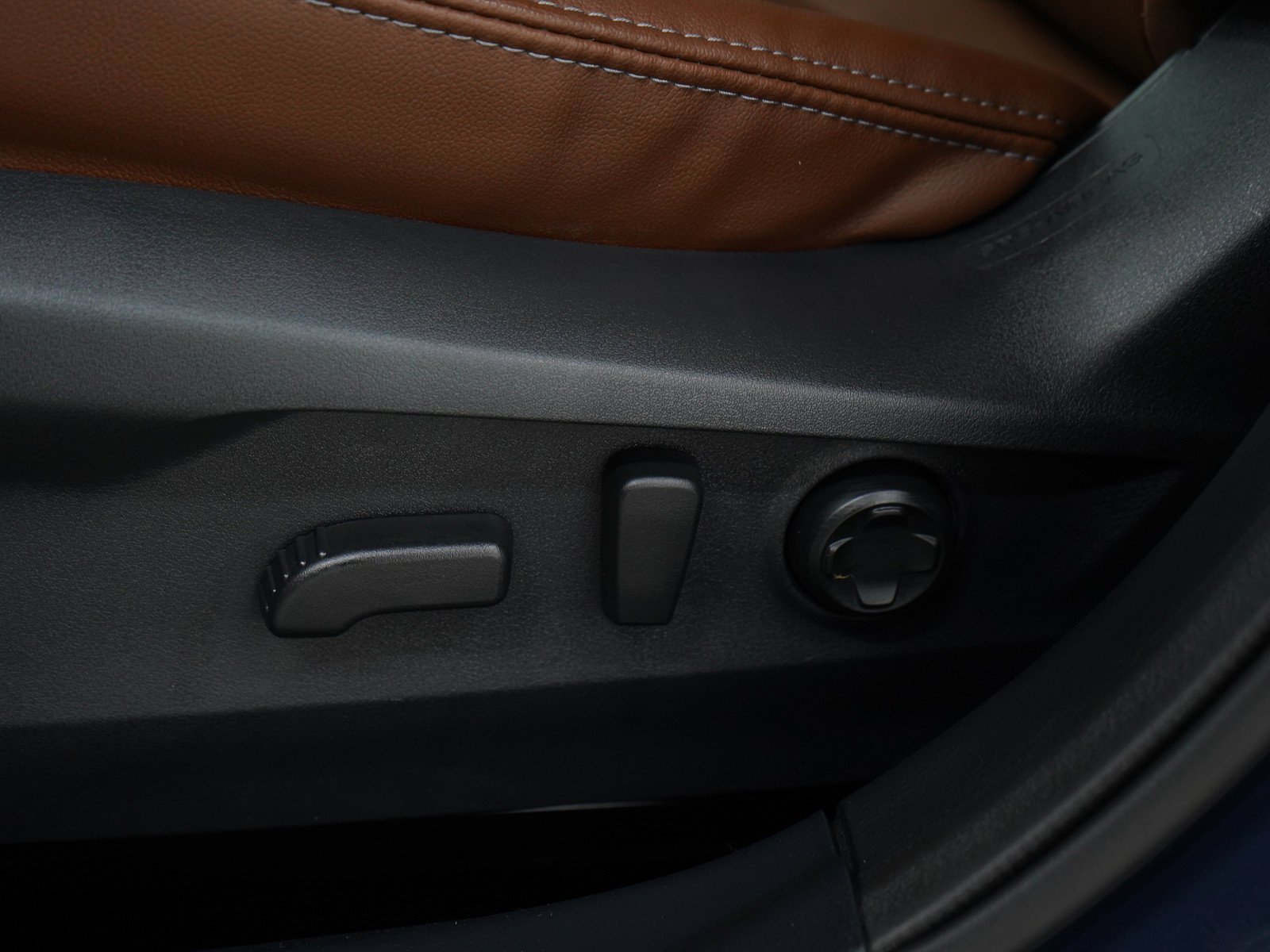 Used 2024 Cosmic Blue Pearl Subaru Touring image 25