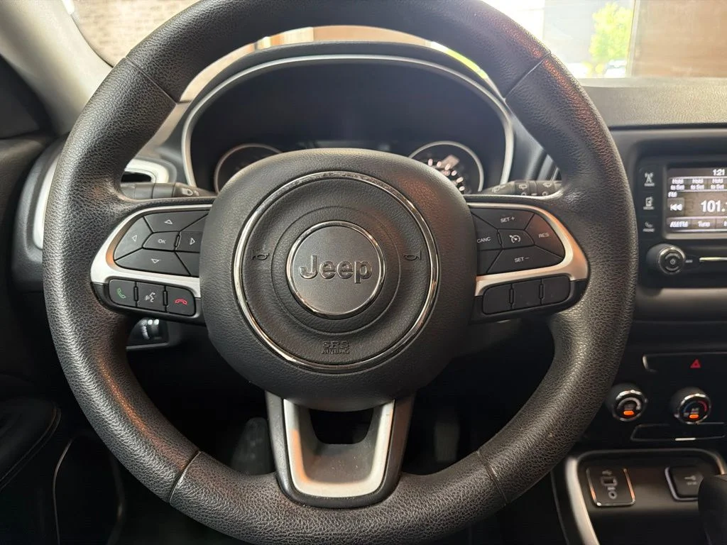 Used 2018 Olive Green Pearlcoat Jeep Sport image 17