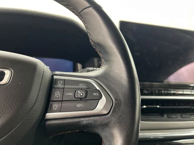 Used 2022 White Jeep Limited image 4