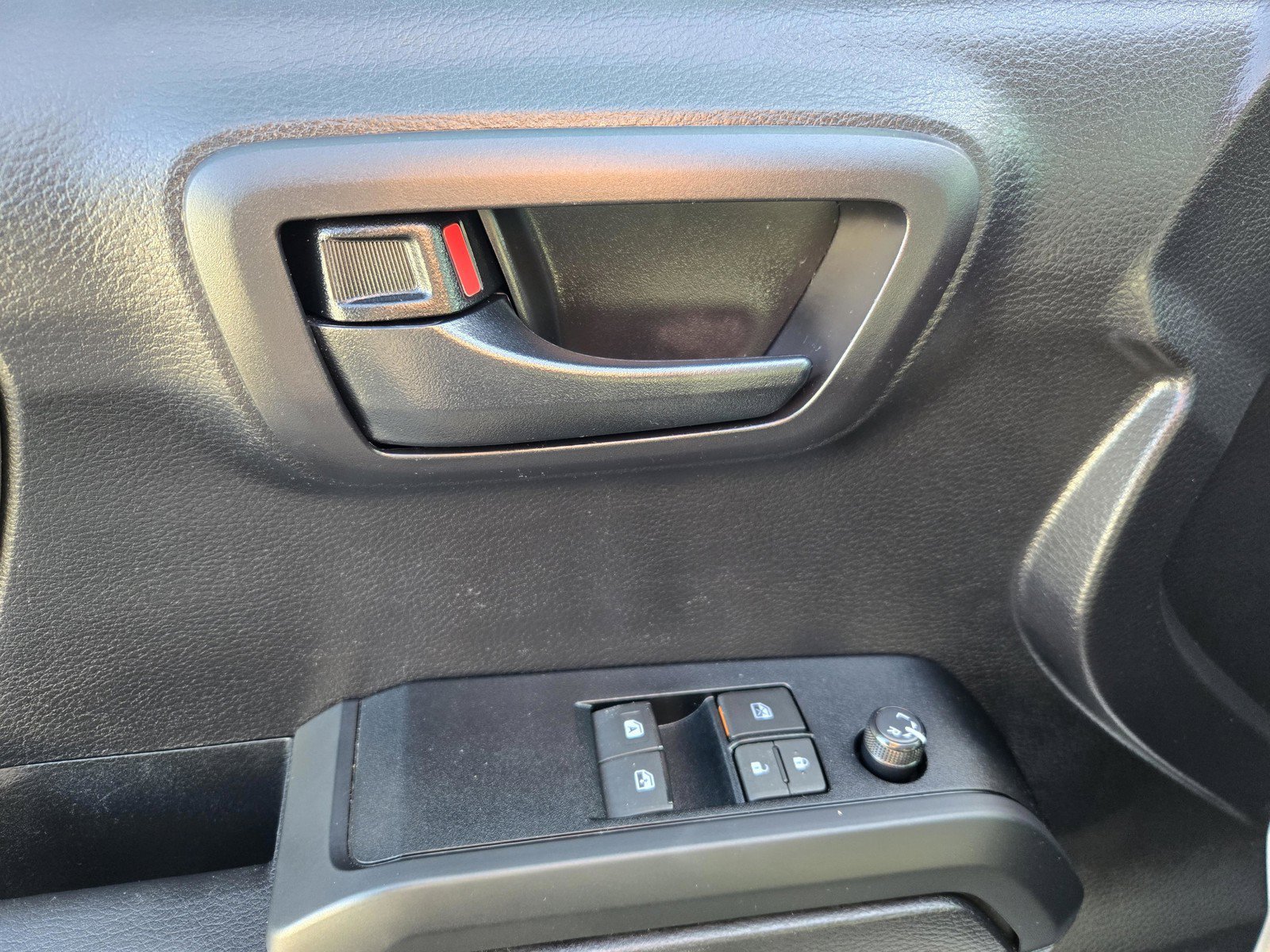 Certified Used 2020  Toyota  image 17