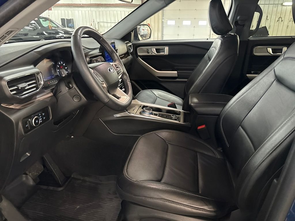 Used 2023 Blue Ford Limited image 13