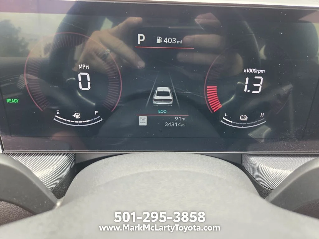 Used 2025 Red Hyundai SEL image 22