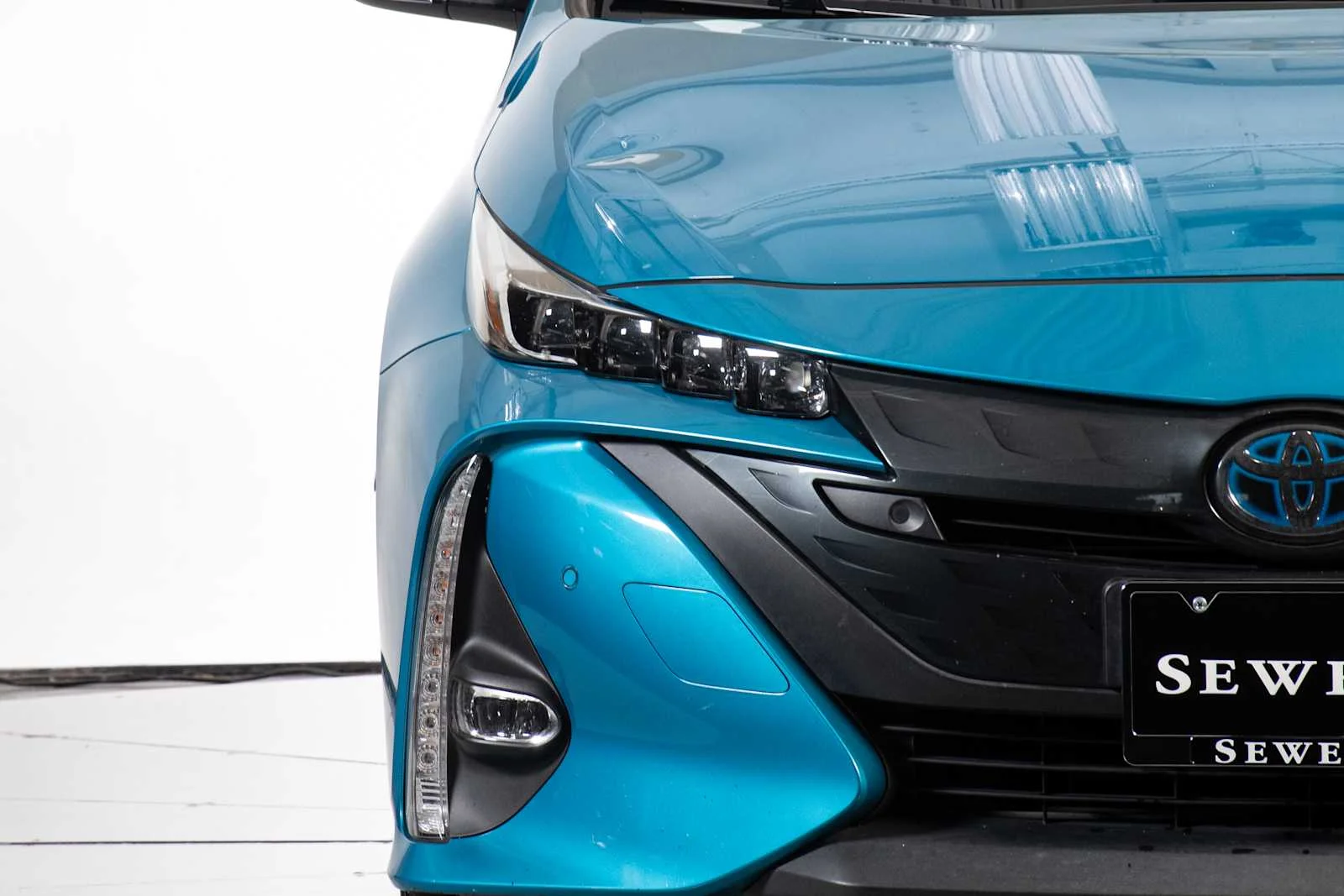 Used 2020 Blue Magnetism Toyota Limited image 10