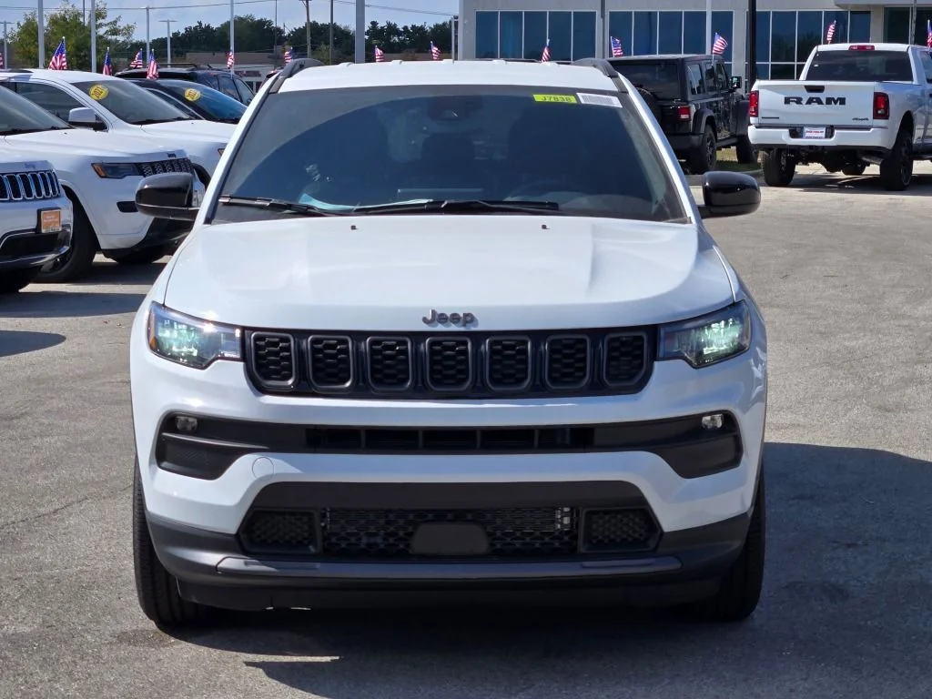 New 2026 Bright White Clearcoat Jeep Latitude image 2