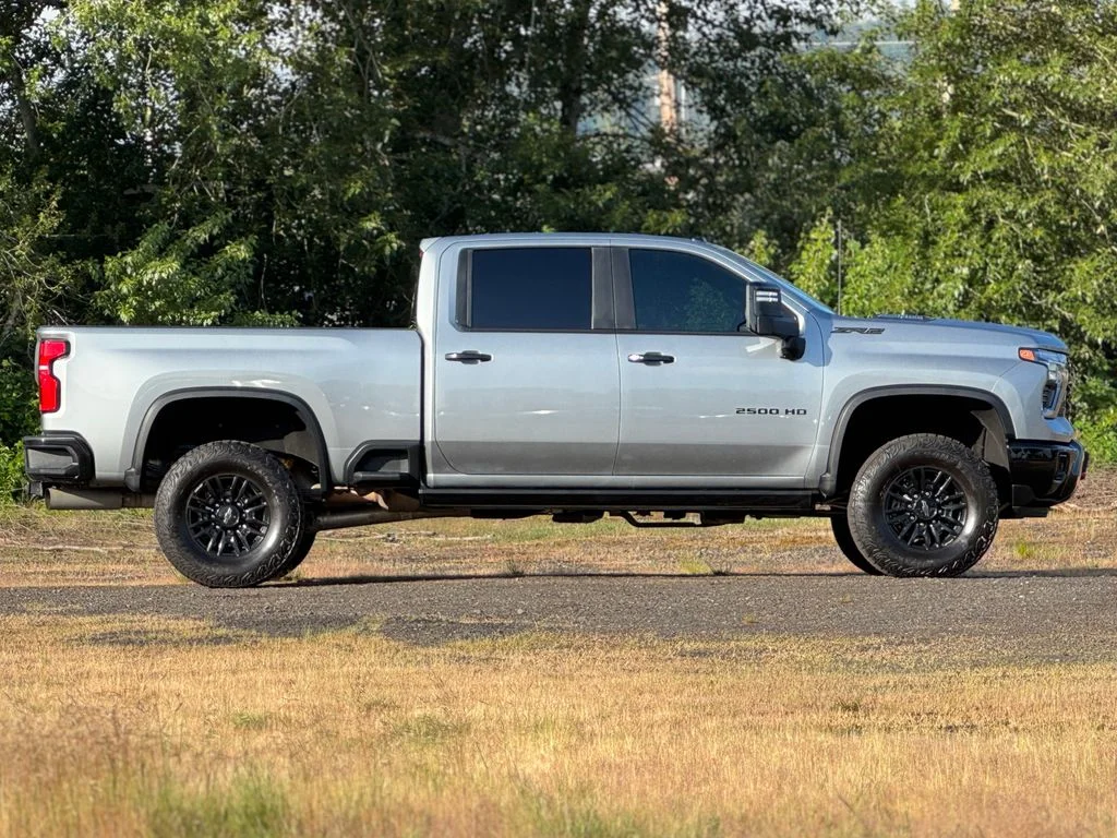 2024 Chevrolet Silverado 2500HD ZR2 - Photo 8