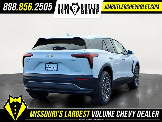 New 2026 Summit White Chevrolet LT image 4