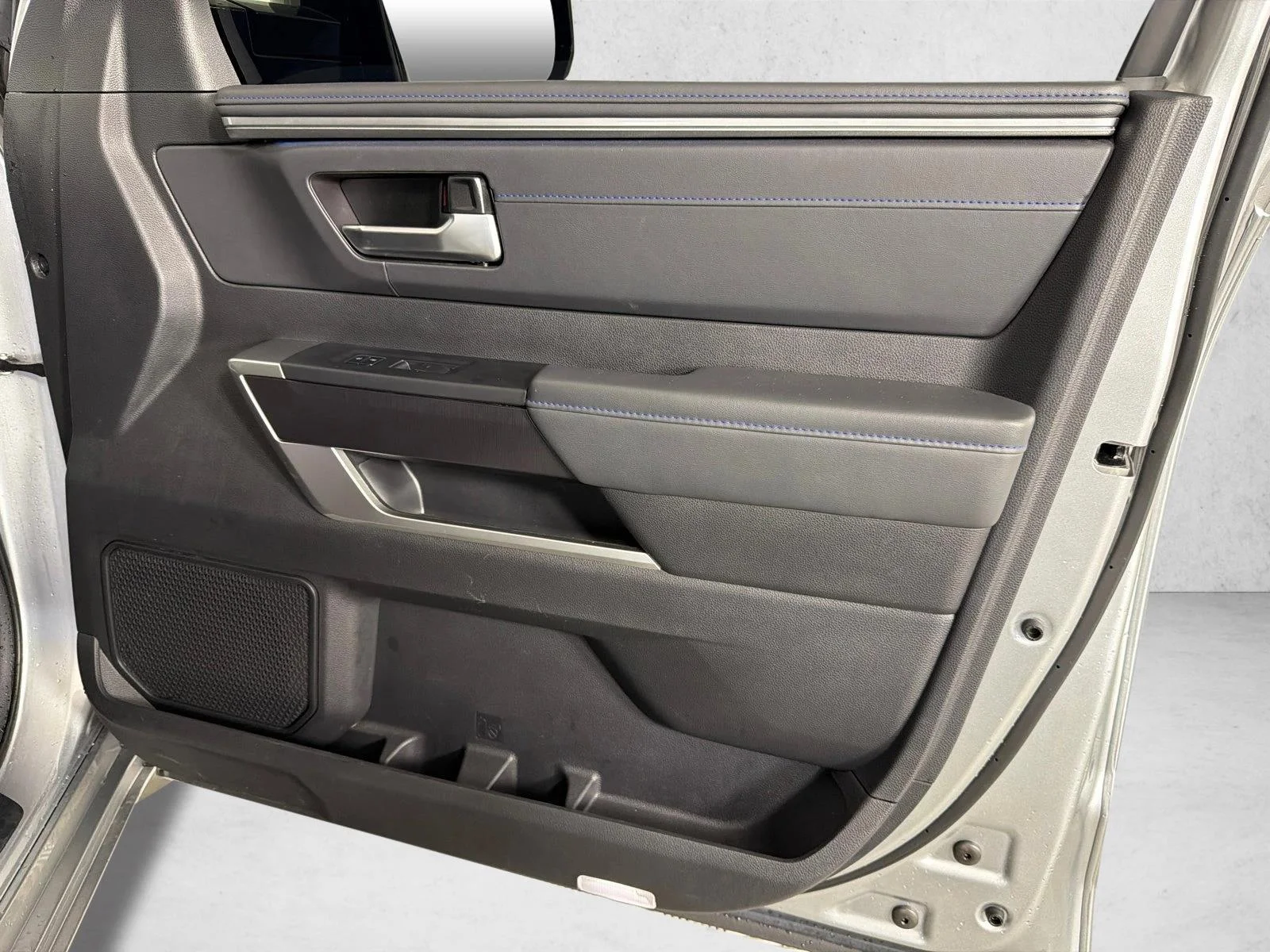 Used 2023 Silver Toyota Platinum Hybrid image 15