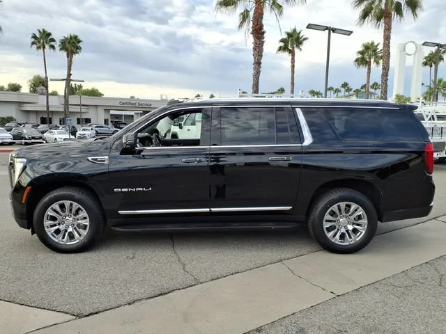 Used 2025 Onyx Black GMC Denali image 7