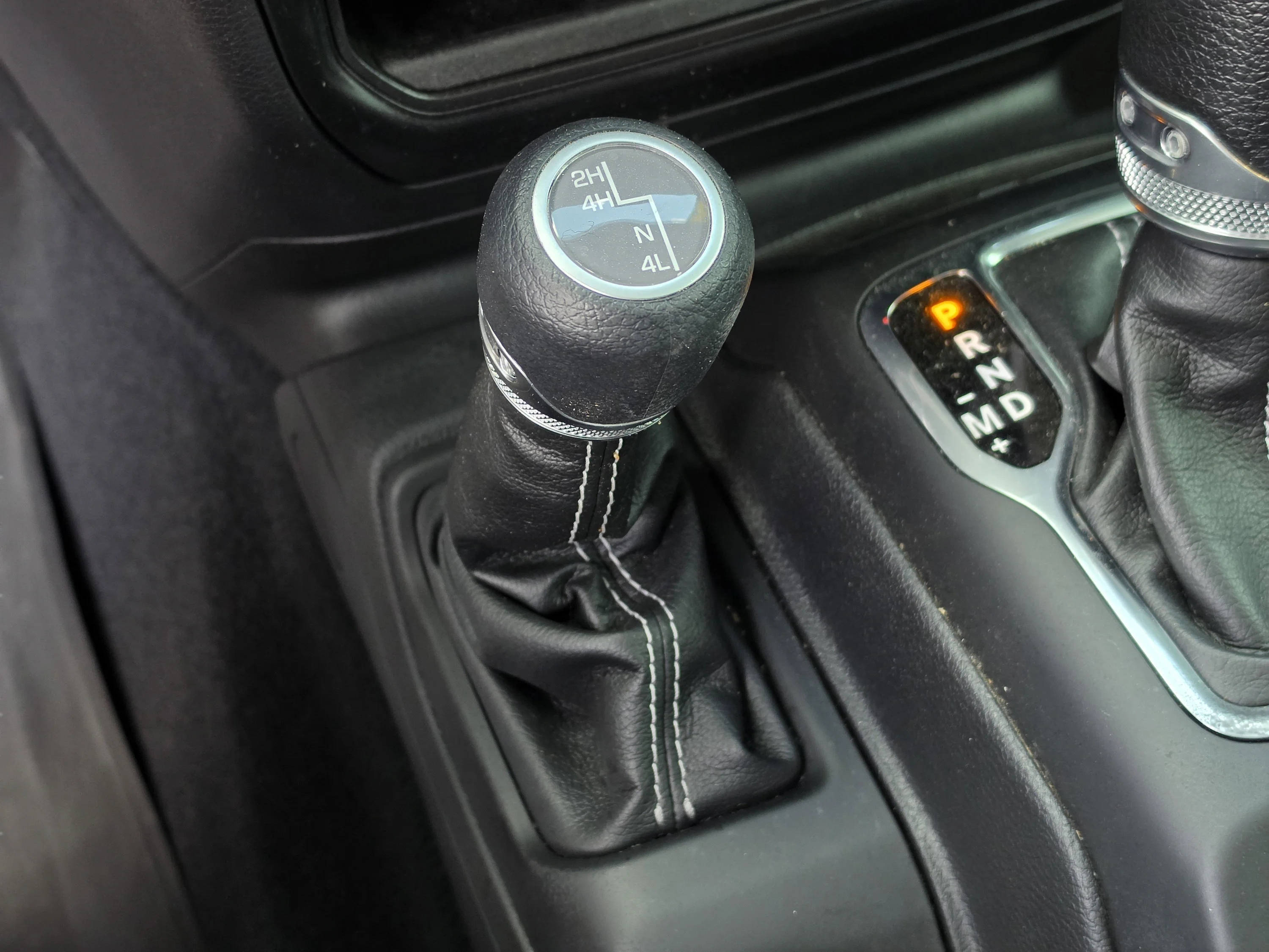 Used 2023 Sting-Gray Clearcoat Jeep Overland image 26