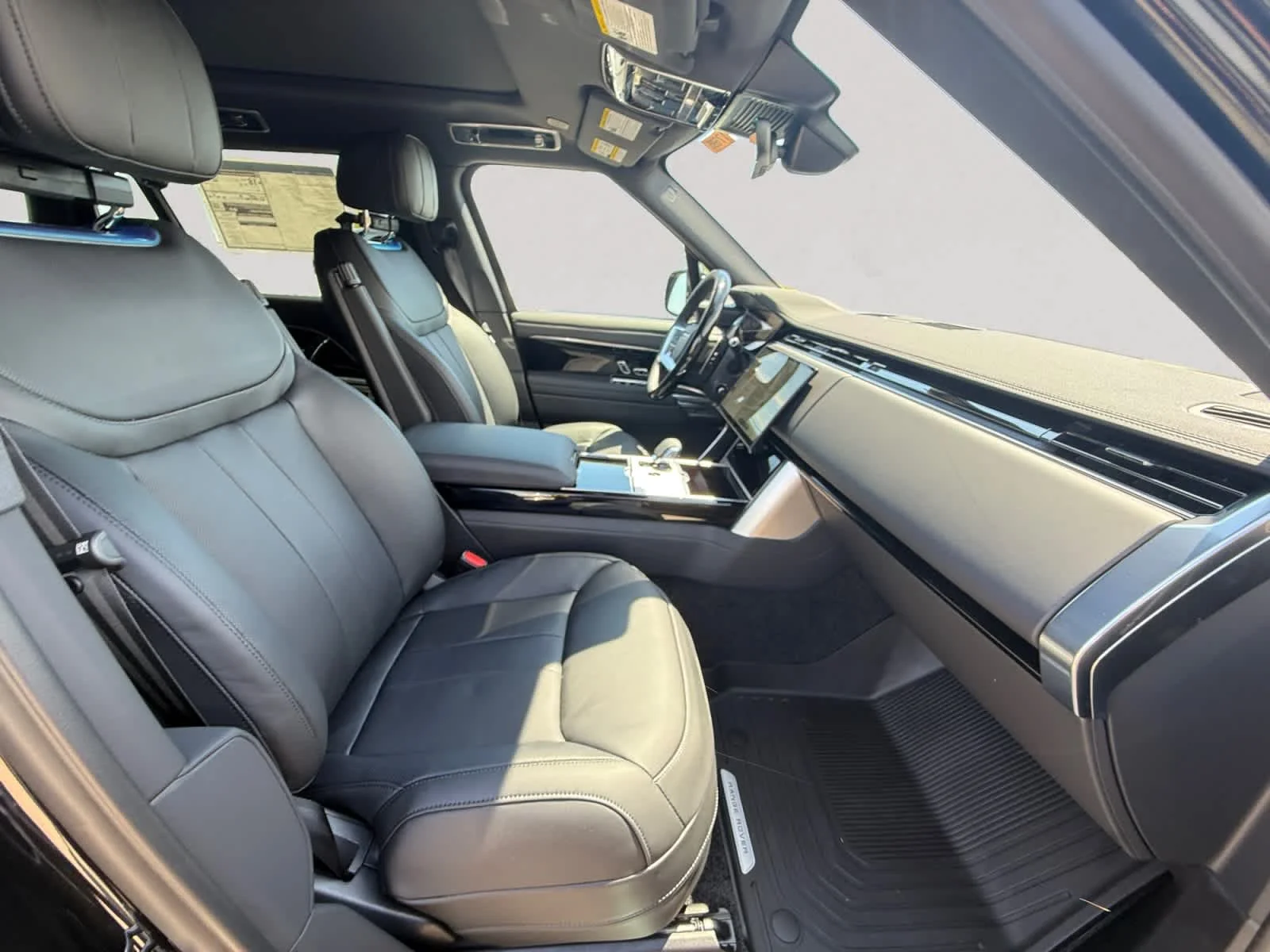 New 2026 Santorini Black Land Rover P530 LWB 7 Seat image 15