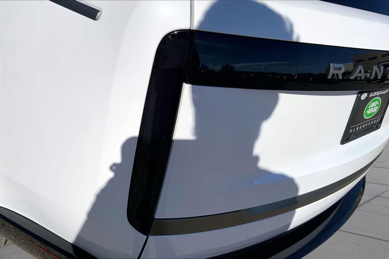 New 2026 Ostuni Pearl White Land Rover SE image 14