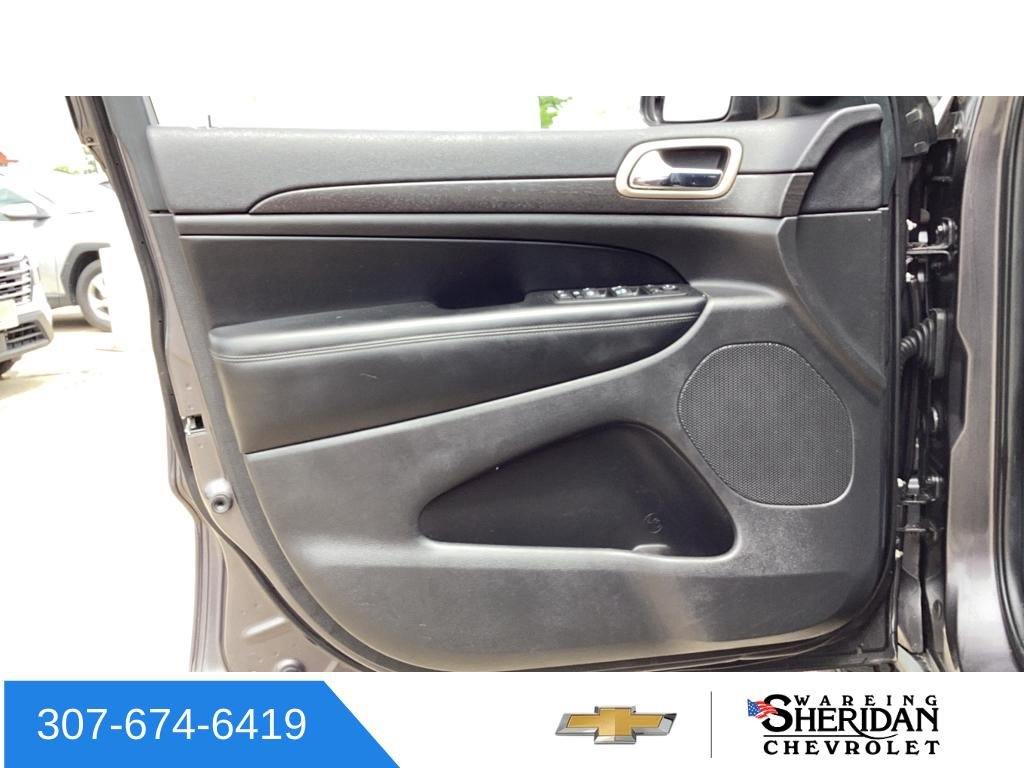 Used 2017 Gray Jeep Laredo image 21