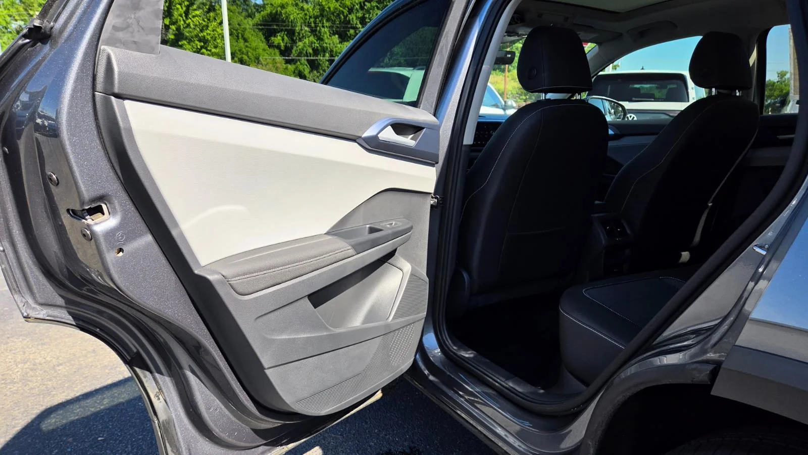 2024 Volkswagen Taos SE - Photo 44