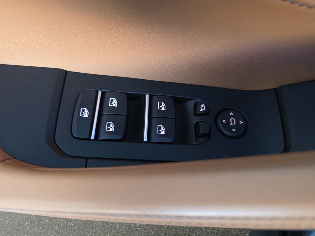 Used 2023 Black BMW M50i image 31