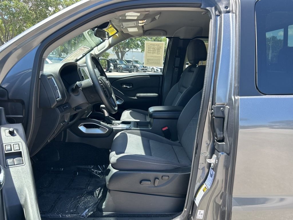 Used 2025 Gray Nissan SV image 17